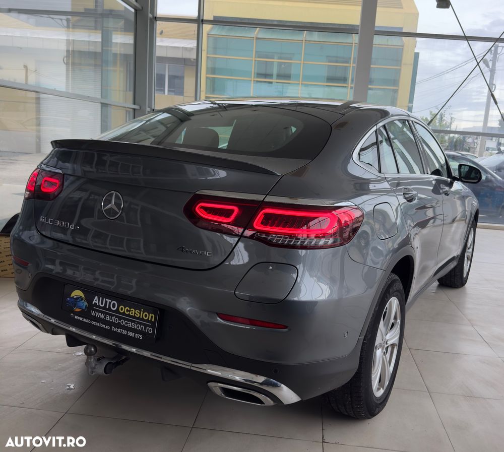 Mercedes-Benz GLC Coupe 300 de 4Matic 9G-TRONIC AMG Line - 2