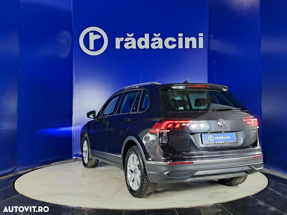 Volkswagen Tiguan - 19