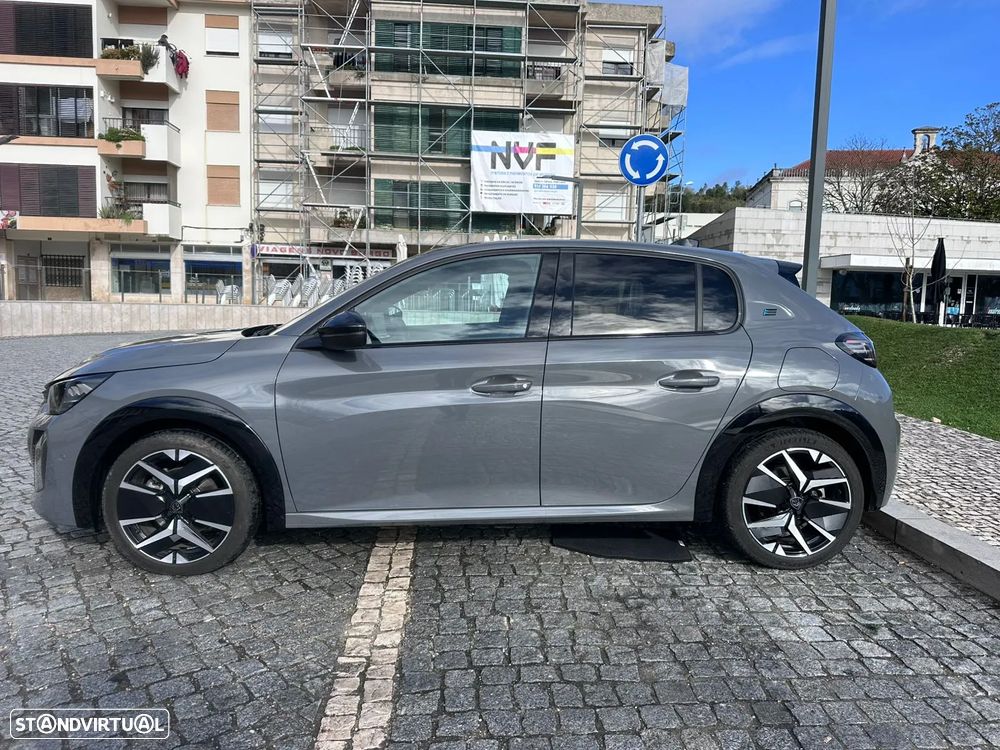 Peugeot e-208 GT - 4