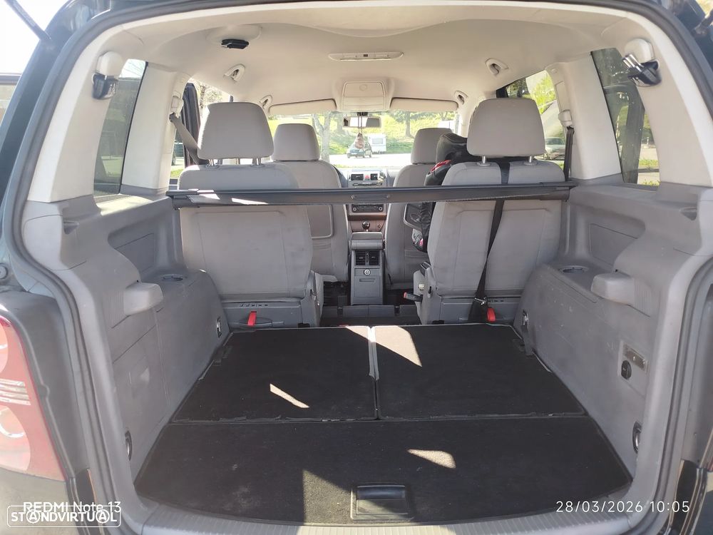 VW Touran 2.0 TDI Highline 7L - 10