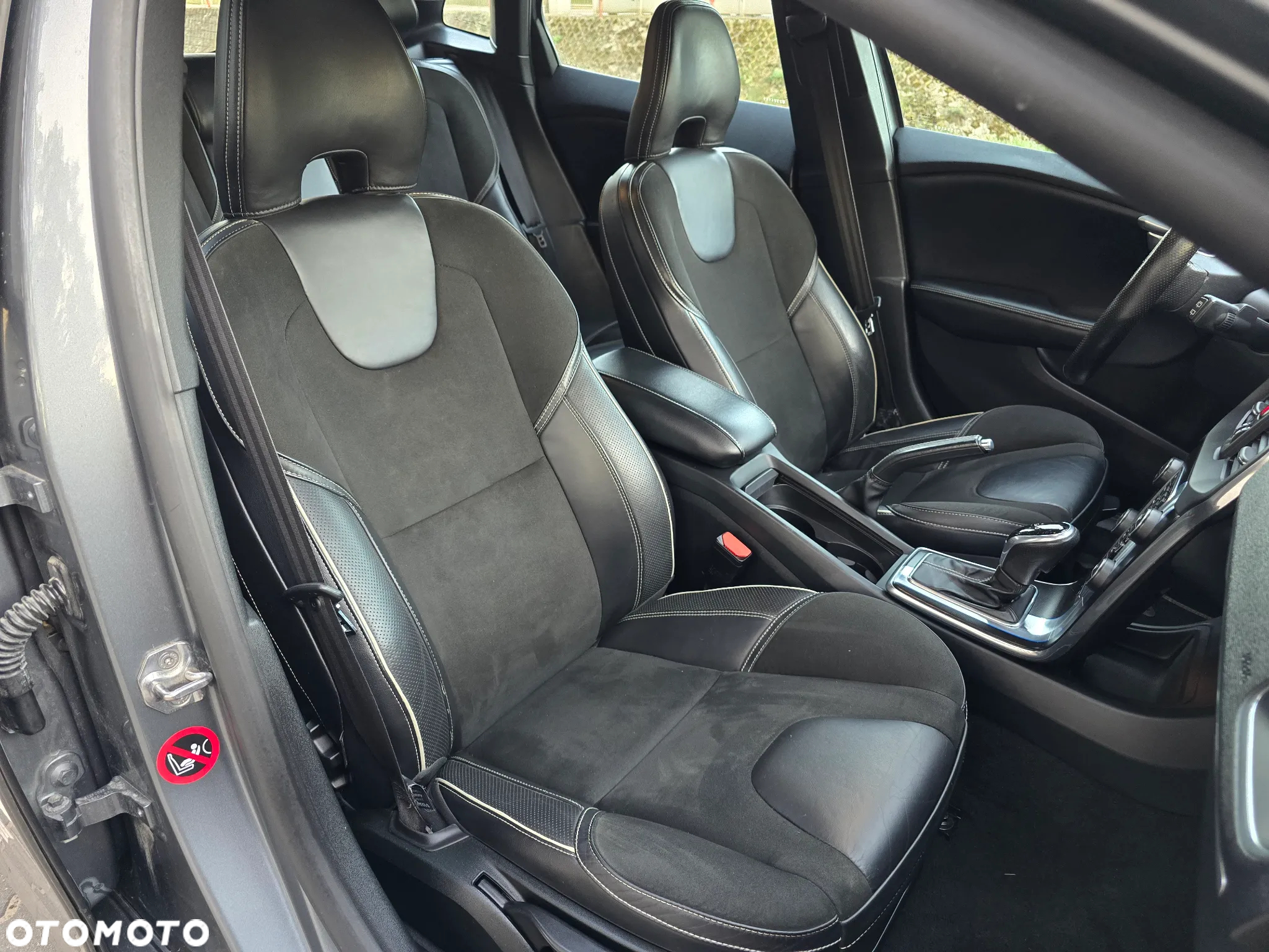 Volvo V40 D3 Geartronic RDesign - 22