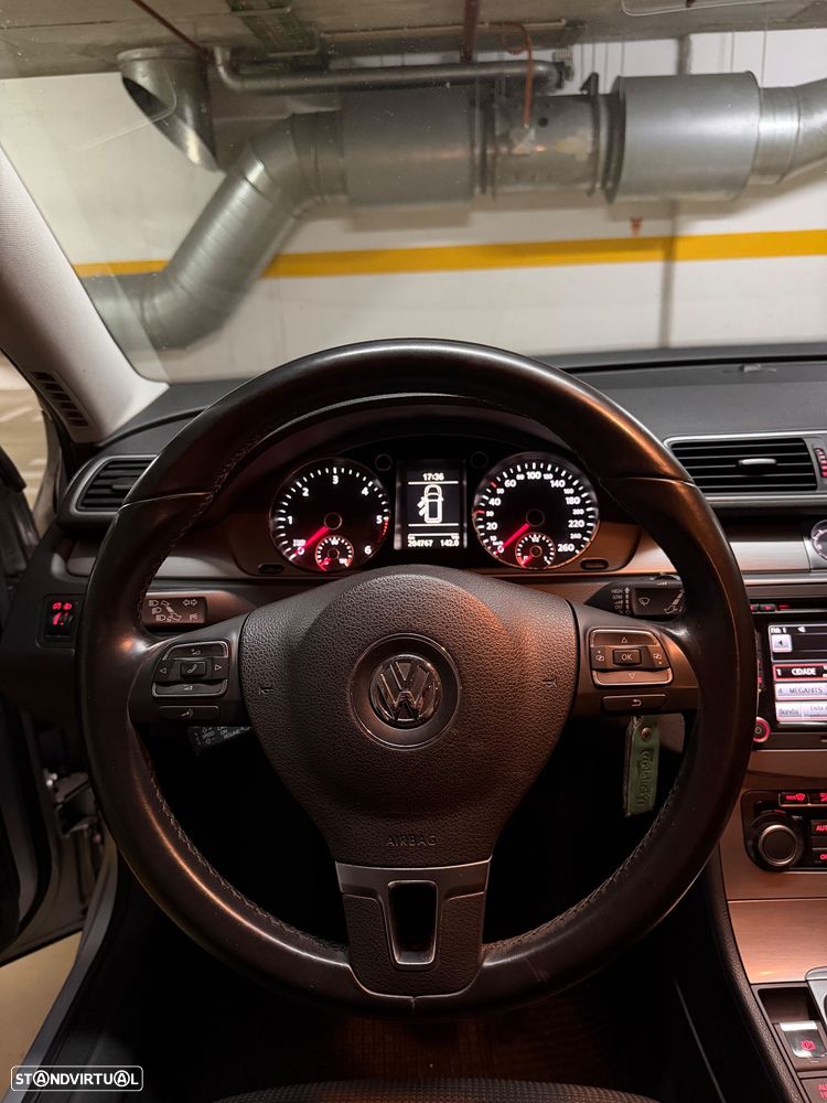 VW Passat Variant 2.0 TDI Highline - 8
