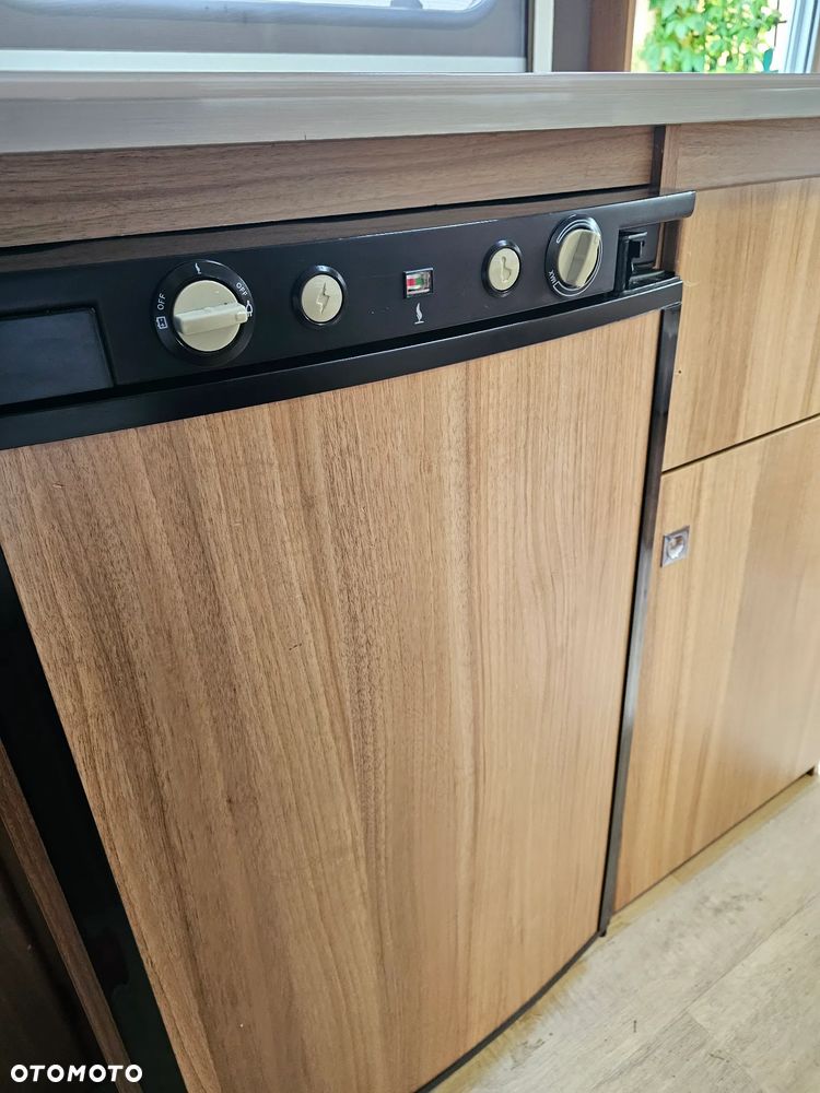 Caravelair WŁĄCZ FILMIK. DMC 1100. ŁÓŻKO MAŁŻEŃSKIE, SYPIALNIO JADALNIA. ŁAZIENKA. PIĘKNA. - 6