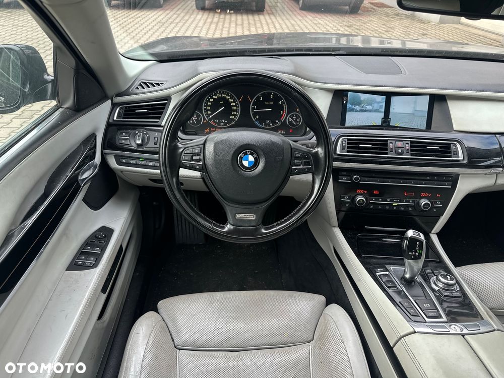 BMW Seria 7 - 22
