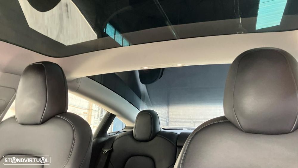 Tesla Model 3 Long Range RWD — fotografia 8