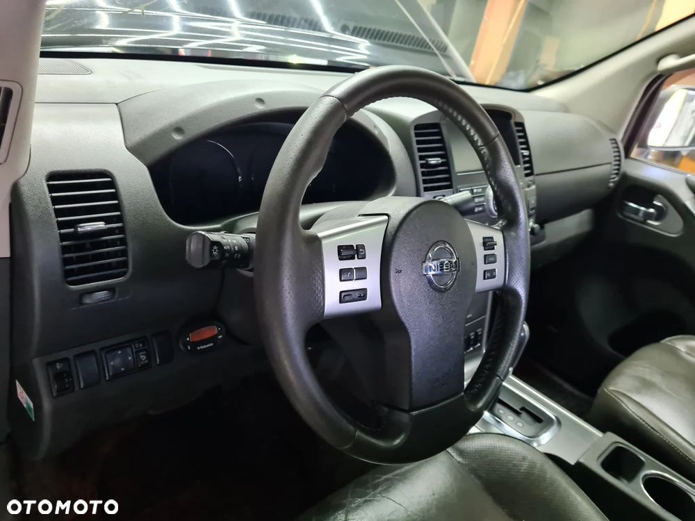 Nissan Navara 3.0 D V6 Platinum Long - 16