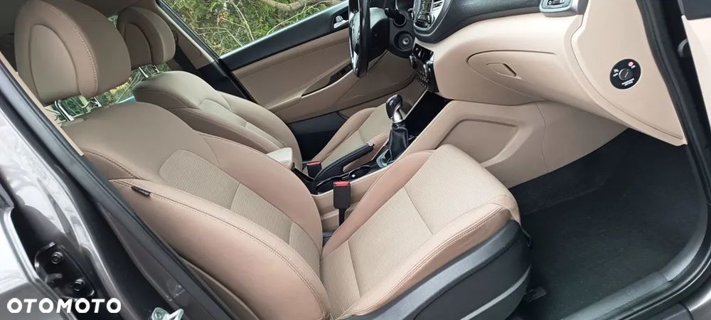 Hyundai Tucson 2.0 CRDI BlueDrive Comfort 2WD - 18