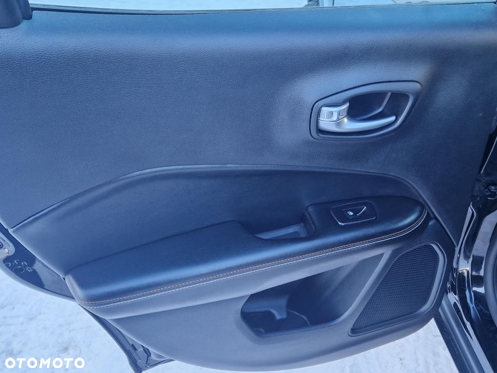 Jeep Compass 1.4 MultiAir Longitude - 22