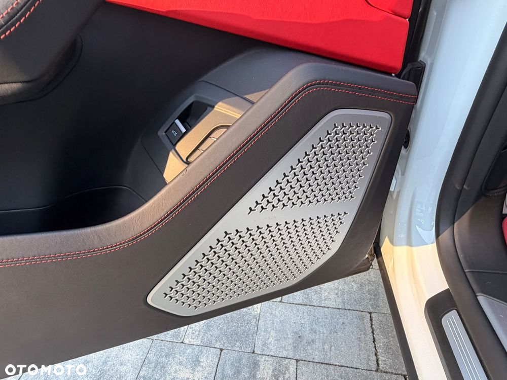 Lamborghini Urus Standard - 22