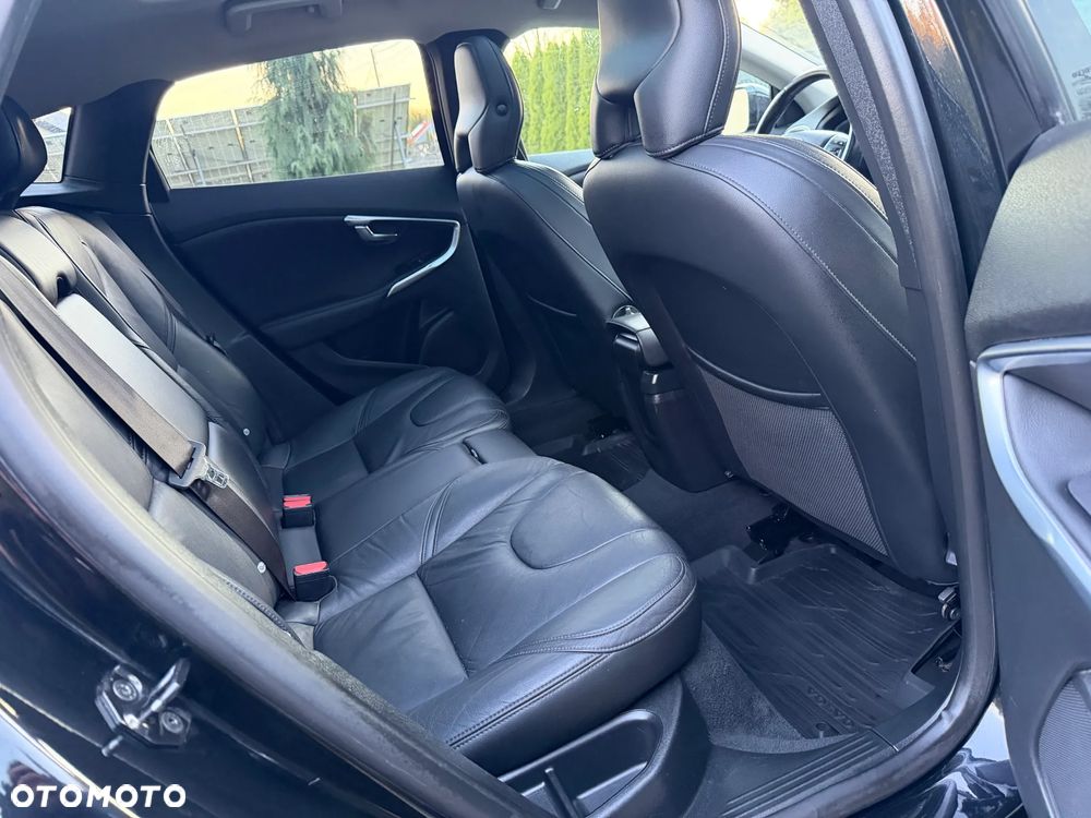 Volvo V40 D2 Momentum - 24