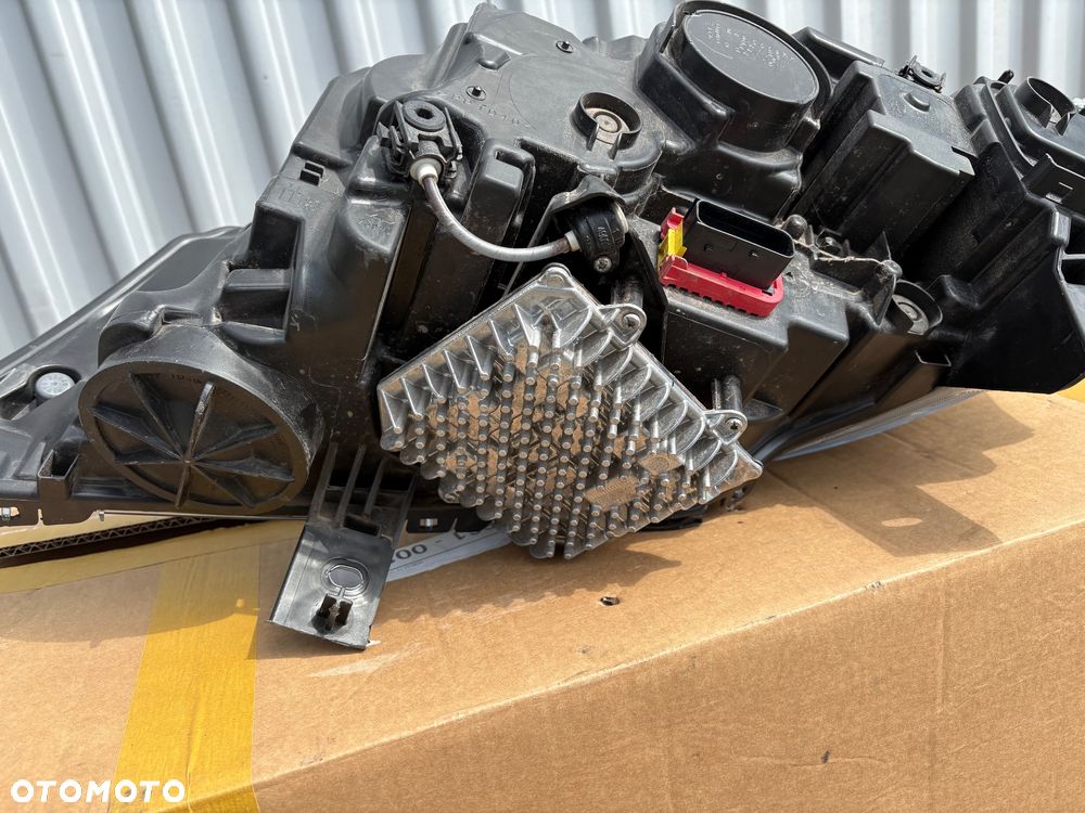 Lampa Iveco S-WAY full LED reflektor prawa RH - 3