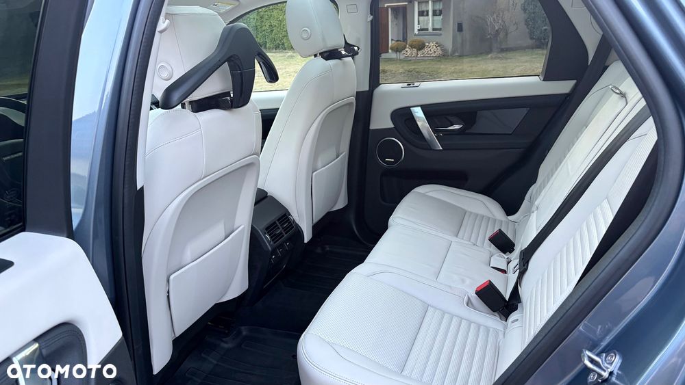Land Rover Discovery Sport - 8
