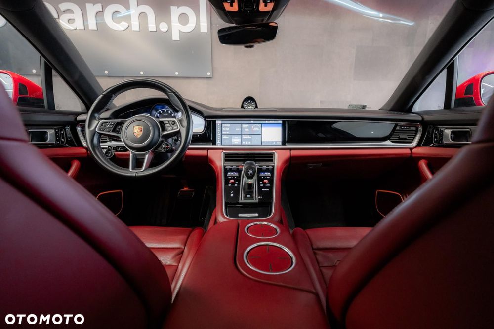 Porsche Panamera 4 E-Hybrid - 11