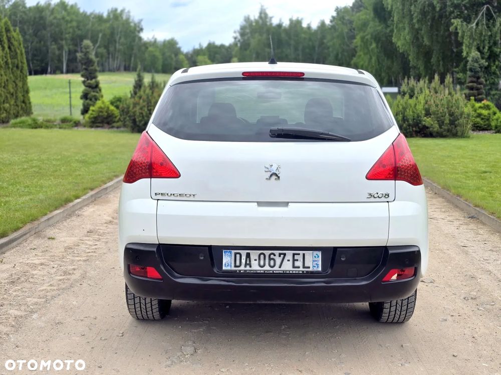 Peugeot 3008 HDi 115 Allure - 4
