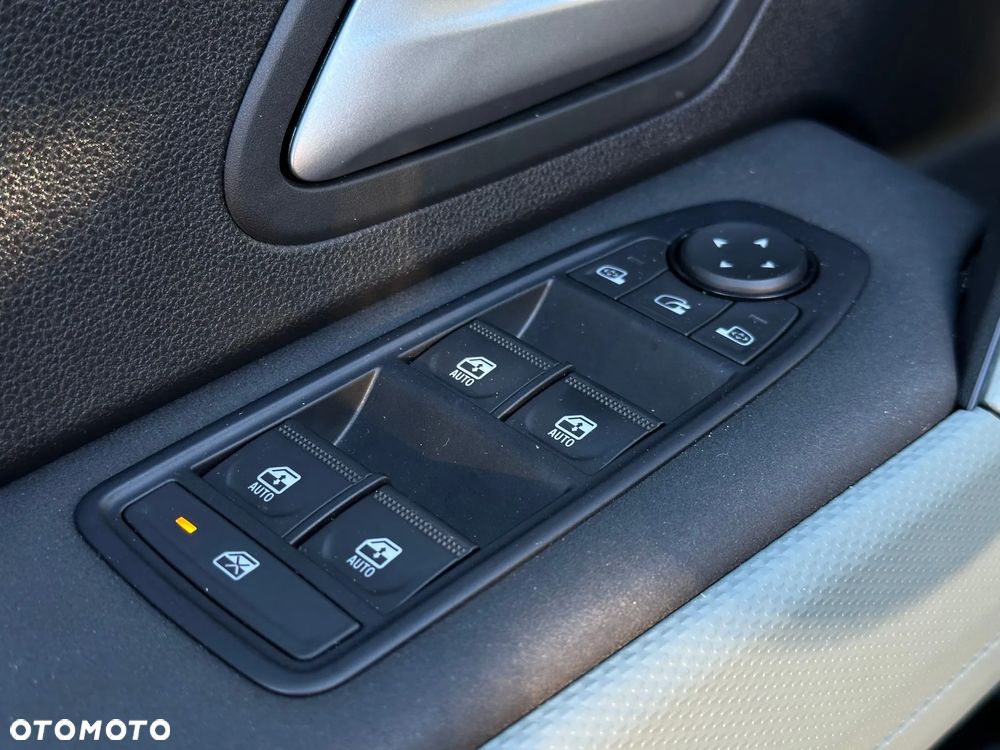 Dacia Duster 1.6 Full Hybrid 140 Extreme MMT - 12