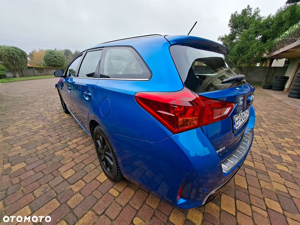 Toyota Auris 1.6 Valvematic Executive - 4