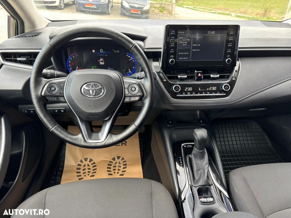Toyota Corolla - 13