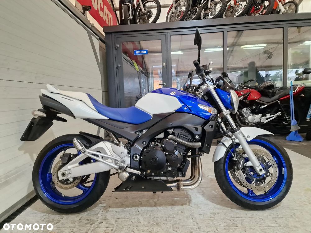 Suzuki GSR - 5