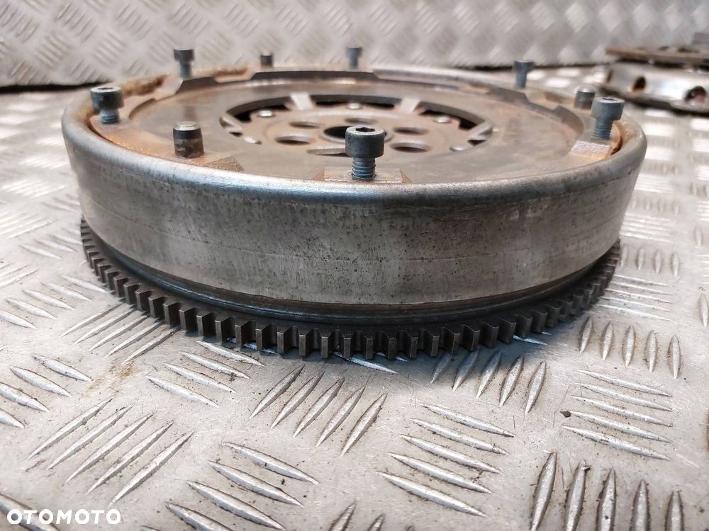 KOŁO DWUMASOWE+ TARCZA+ DOCISK BMW E90 320 2.0 16V - 10