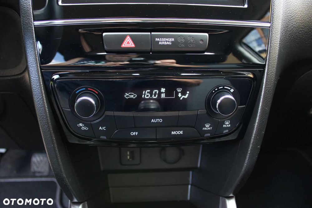 Suzuki Vitara 1.4 Boosterjet SHVS Premium 2WD - 33