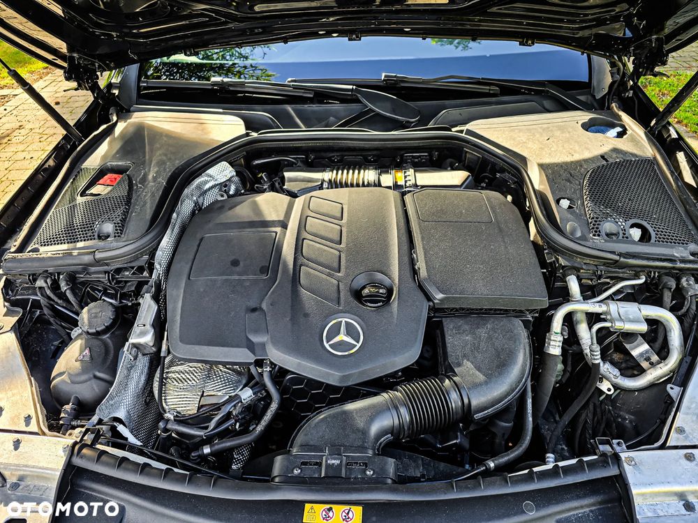 Mercedes-Benz Klasa E 220 d 9G-TRONIC - 40