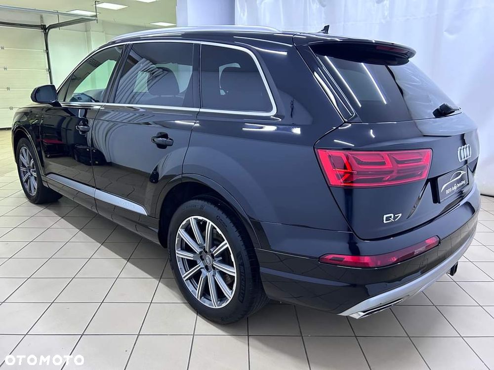 Audi Q7 - 10
