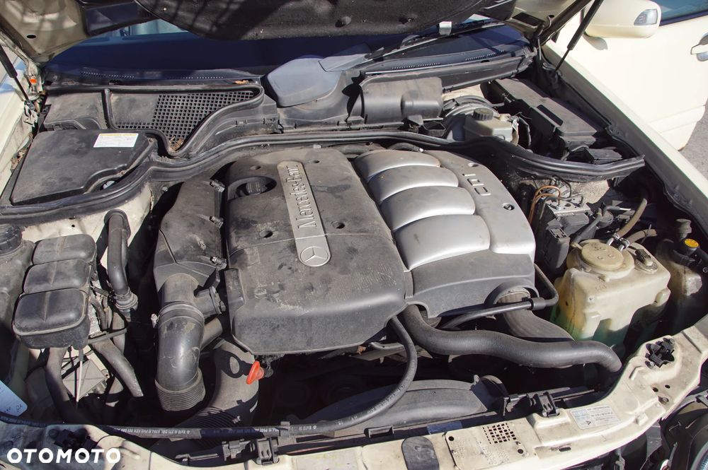 Auto na części - Mercedes E-Klasa W210 Lift 220 CDI 2.2 CDI 143 KM 611961 722699 623 1999R Silnik Skrzynia Maska Klapa Drzwi Szyba Lusterko Klamka Błotnik Deska Kokpit Sterownik Moduł Licznik - 17