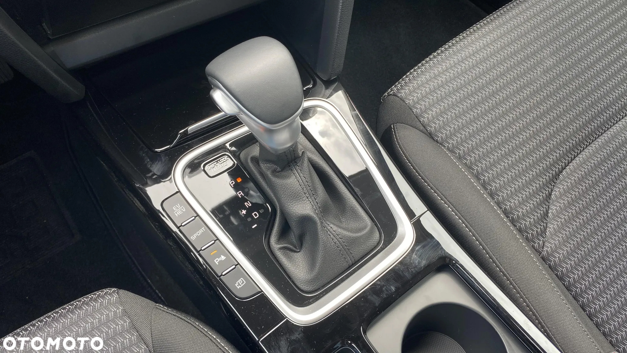 Kia Ceed 1.6 GDI PHEV L DCT - 15