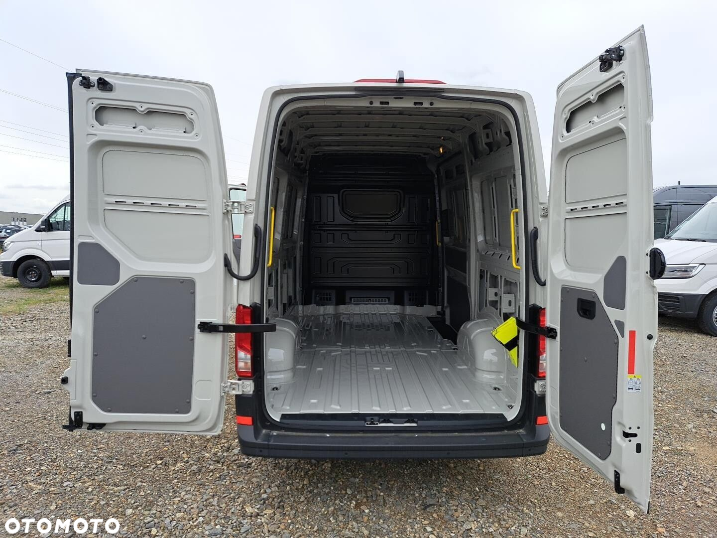 Volkswagen Crafter 35 furgon wysoki dach, 2,0 TDI 177KM, przedni, 6-bieg manualna 3640 mm, Euro 6 - 21