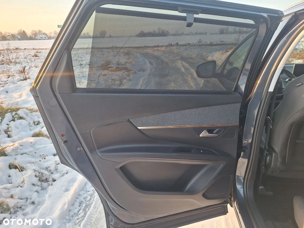 Peugeot 5008 BlueHDi 150 Allure - 21