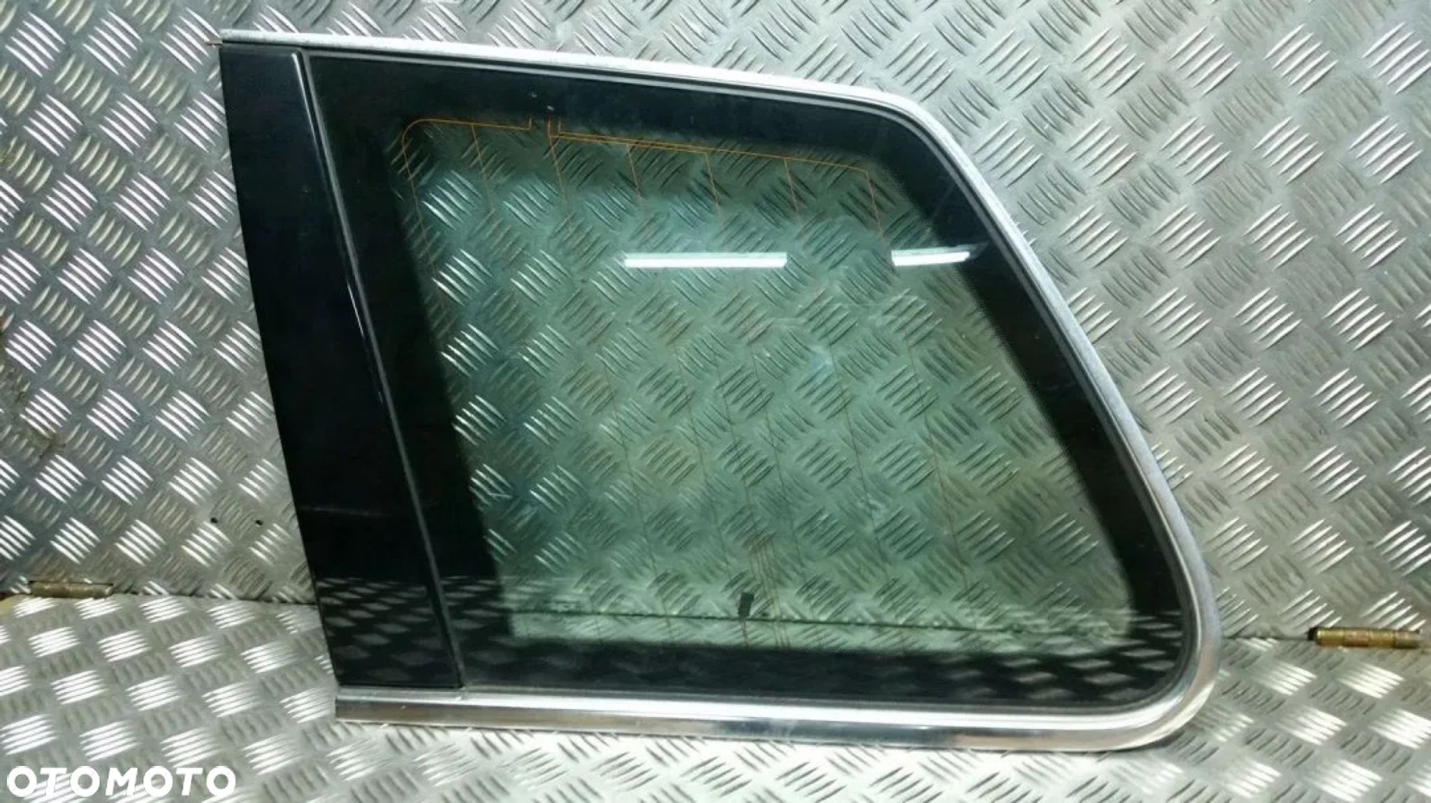 VW TOUAREG 7L 03-09R SZYBA BOCZNA TYŁ LEWA RAMKA LISTWA CHROM - 1