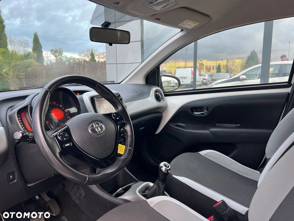 Toyota Aygo x-clusive Style Selection - 19