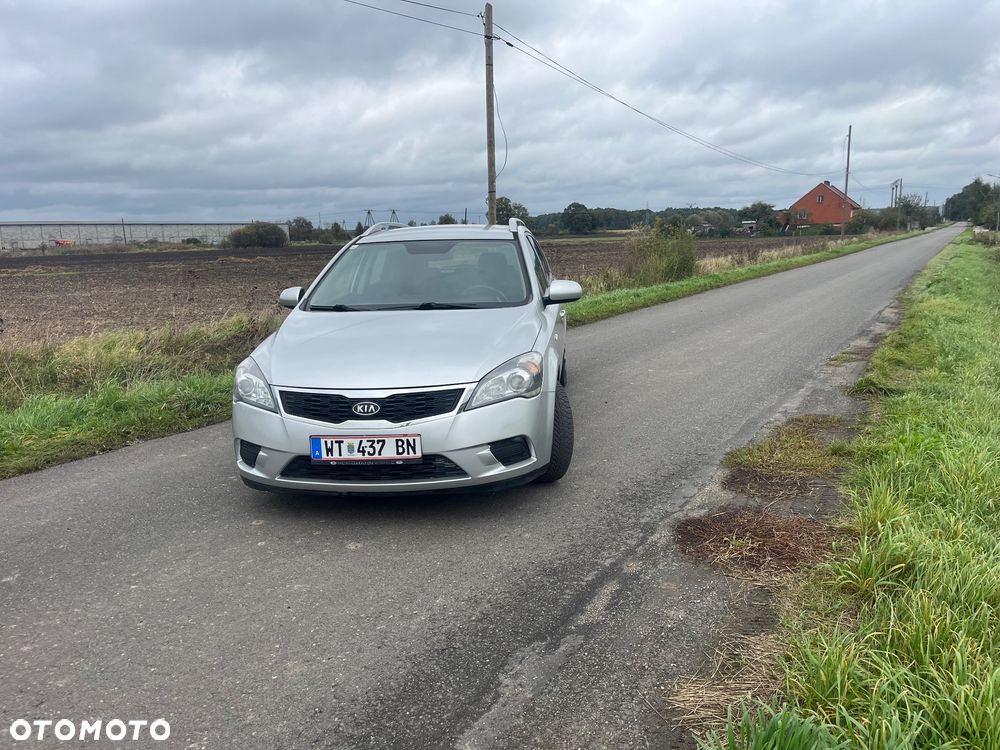 Kia Ceed - 4
