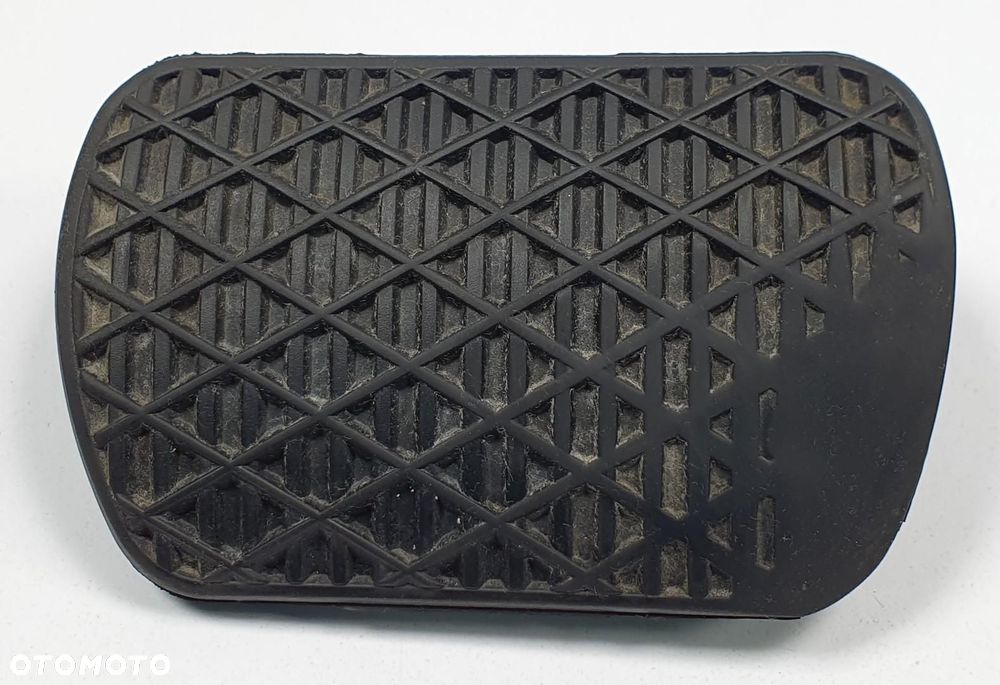 GUMA NAKŁADKA NA PEDAŁ HAMULCA MERCEDES W207 1232910082 - 1