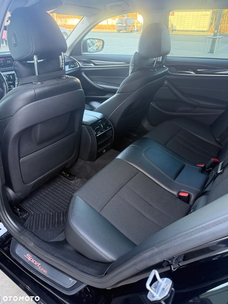 BMW Seria 5 518d Sport Line - 18