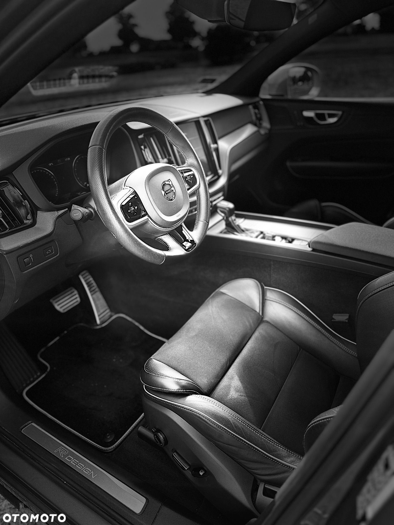 Volvo XC 60 T5 AWD Geartronic RDesign - 1