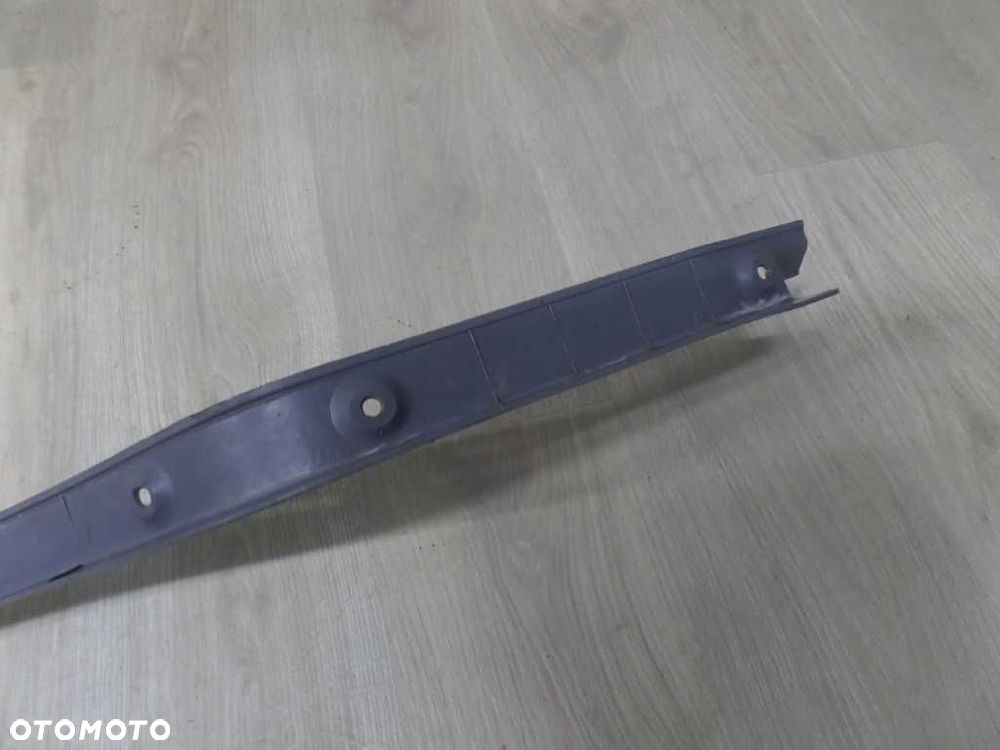 ISUZU NPR NQR NKR LISTWA OSLONA NAKLADKA PROGU LEWA 04-07 - 4