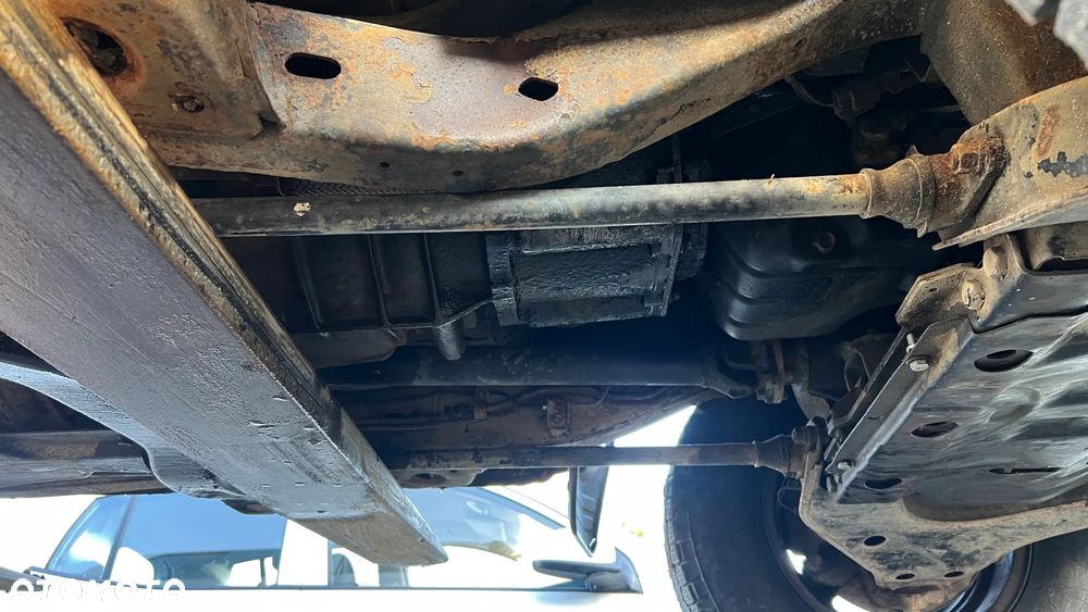 Mitsubishi Pajero - 27