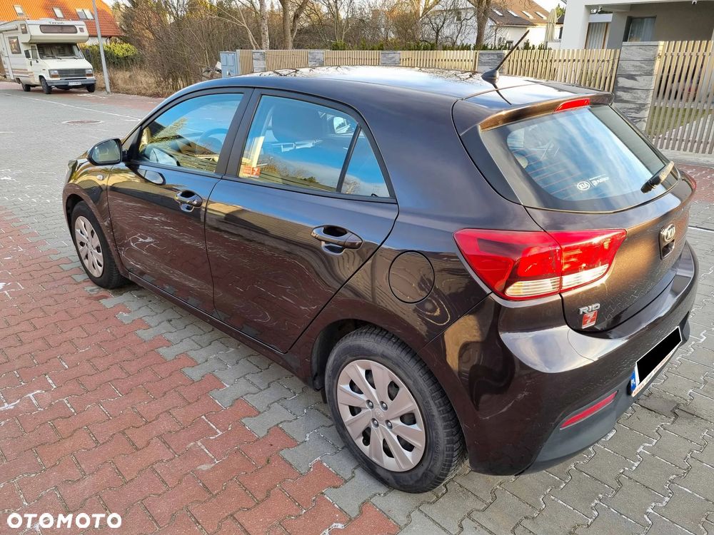 Kia Rio 1.2 M - 10