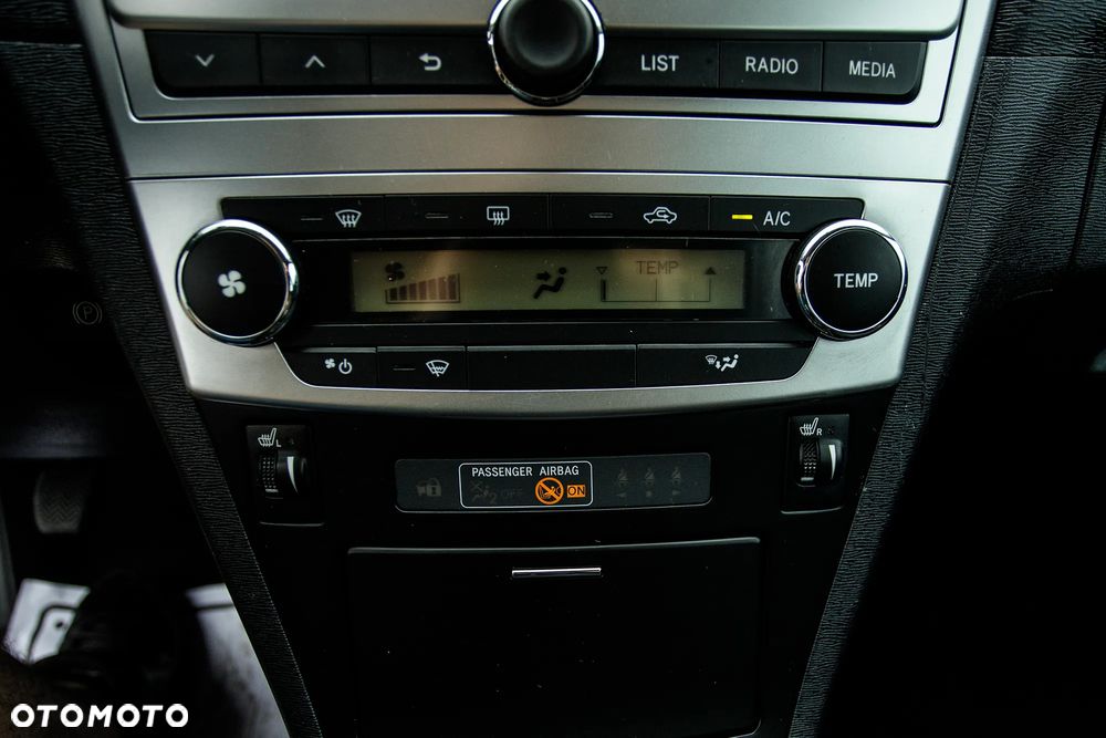 Toyota Avensis 1.8 Life - 26