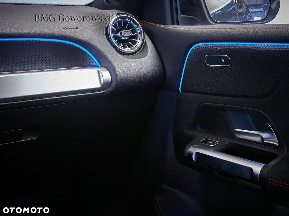 Mercedes-Benz GLB - 15