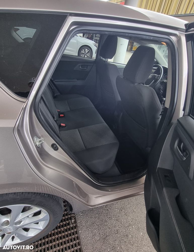 Toyota Auris 1.4 D-4D - 8
