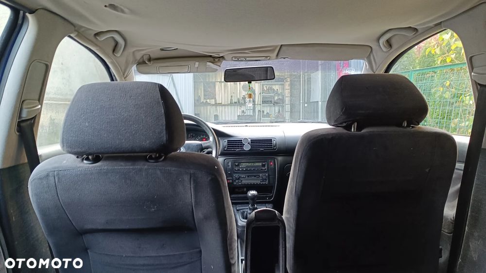 Volkswagen Passat 1.8 - 5