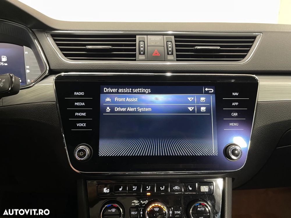 Skoda Superb 2.0 TDI DSG Ambition - 19