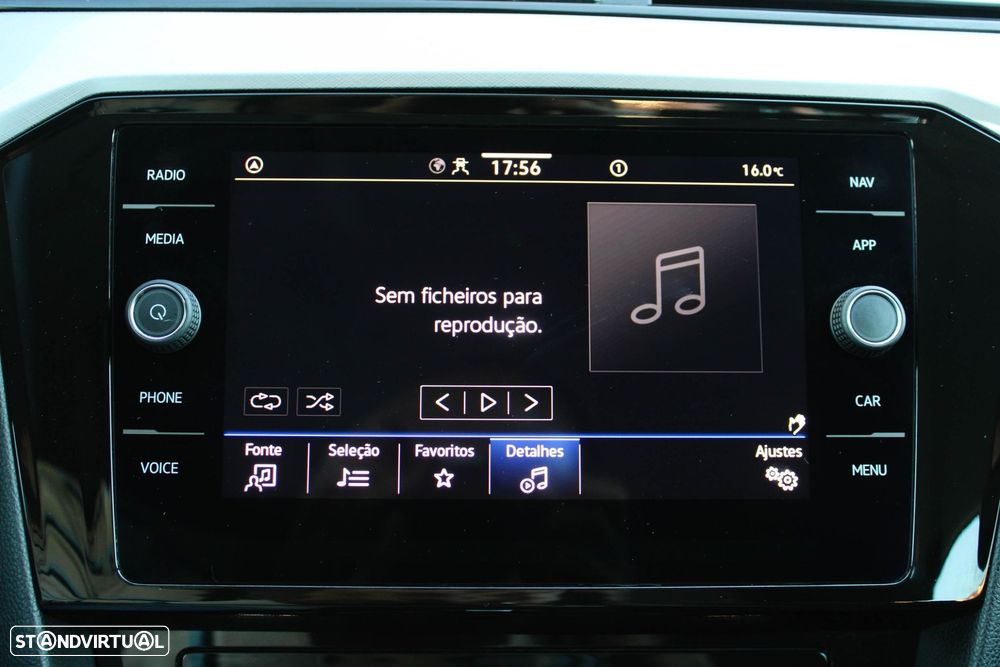 VW Passat Variant 2.0 TDi Business DSG - 39