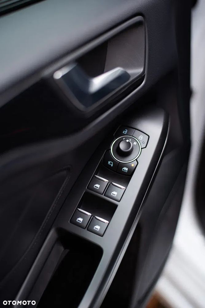 Ford Focus 1.5 EcoBlue SCR ST-Line - 14