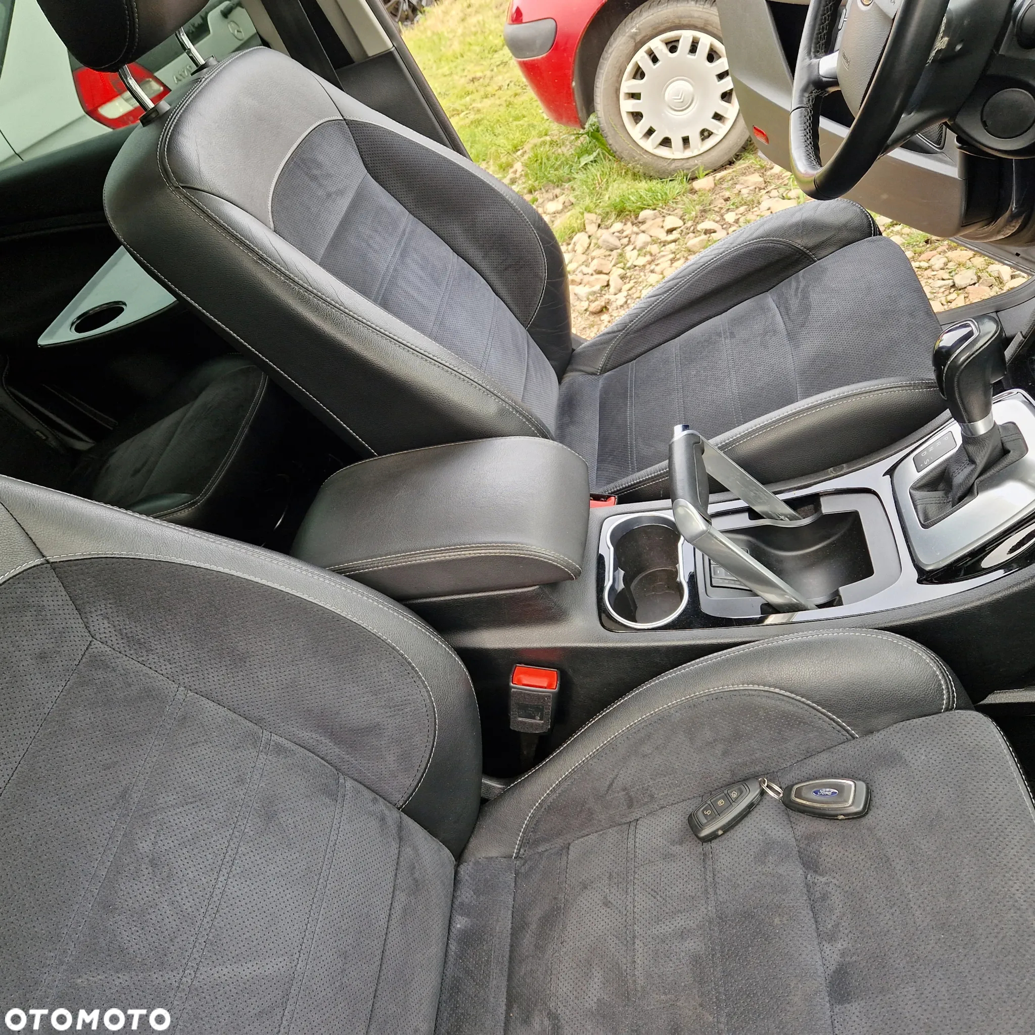 Ford Galaxy 2.2 TDCi DPF Titanium - 11