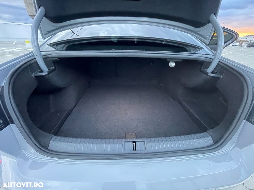 Volkswagen Passat 2.0 TDI DSG Comfortline - 17