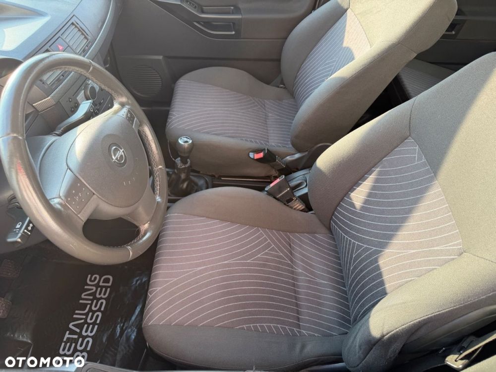 Opel Meriva - 12