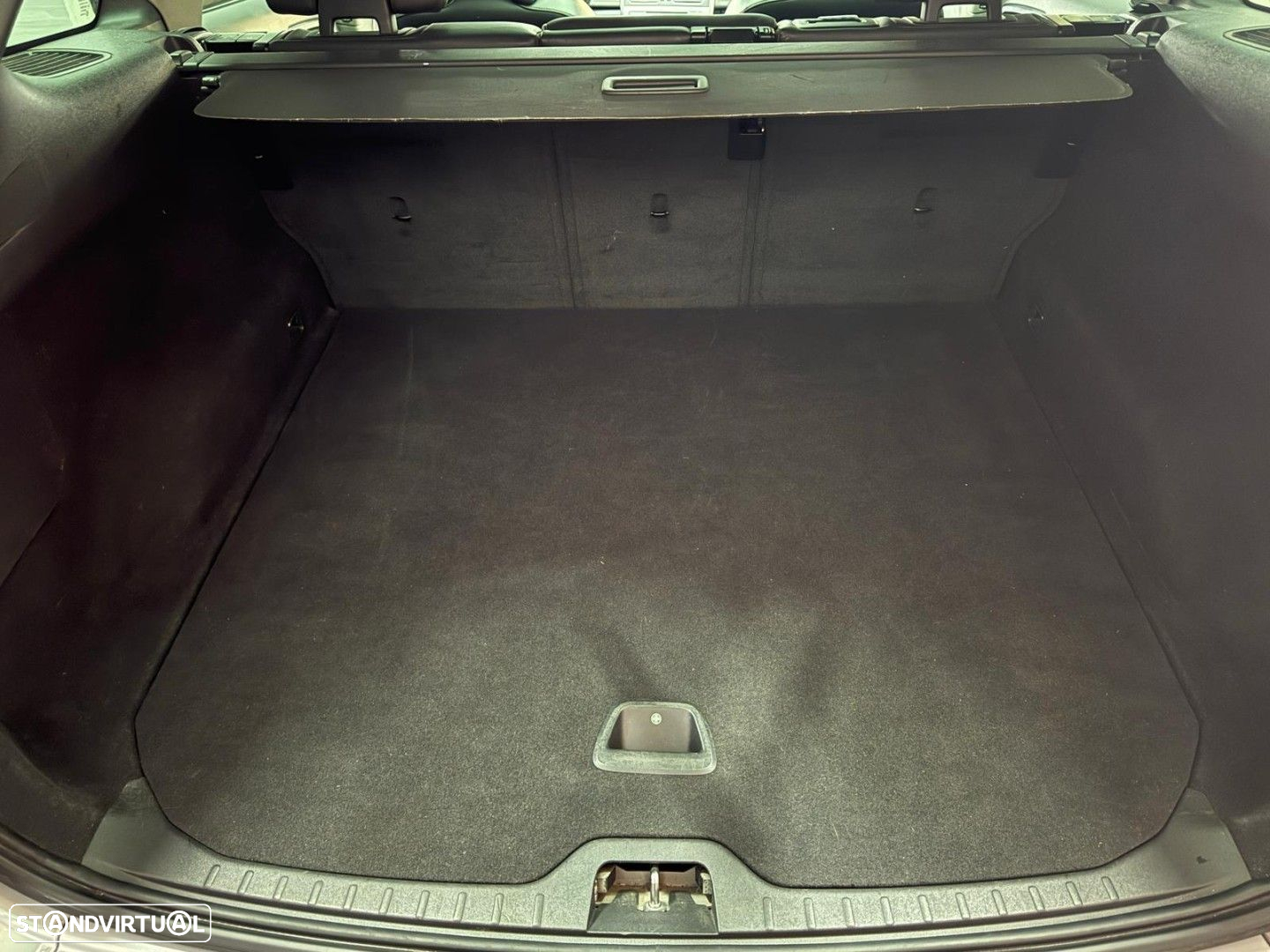 Volvo XC 60 2.0 D3 Momentum Geartronic - 8